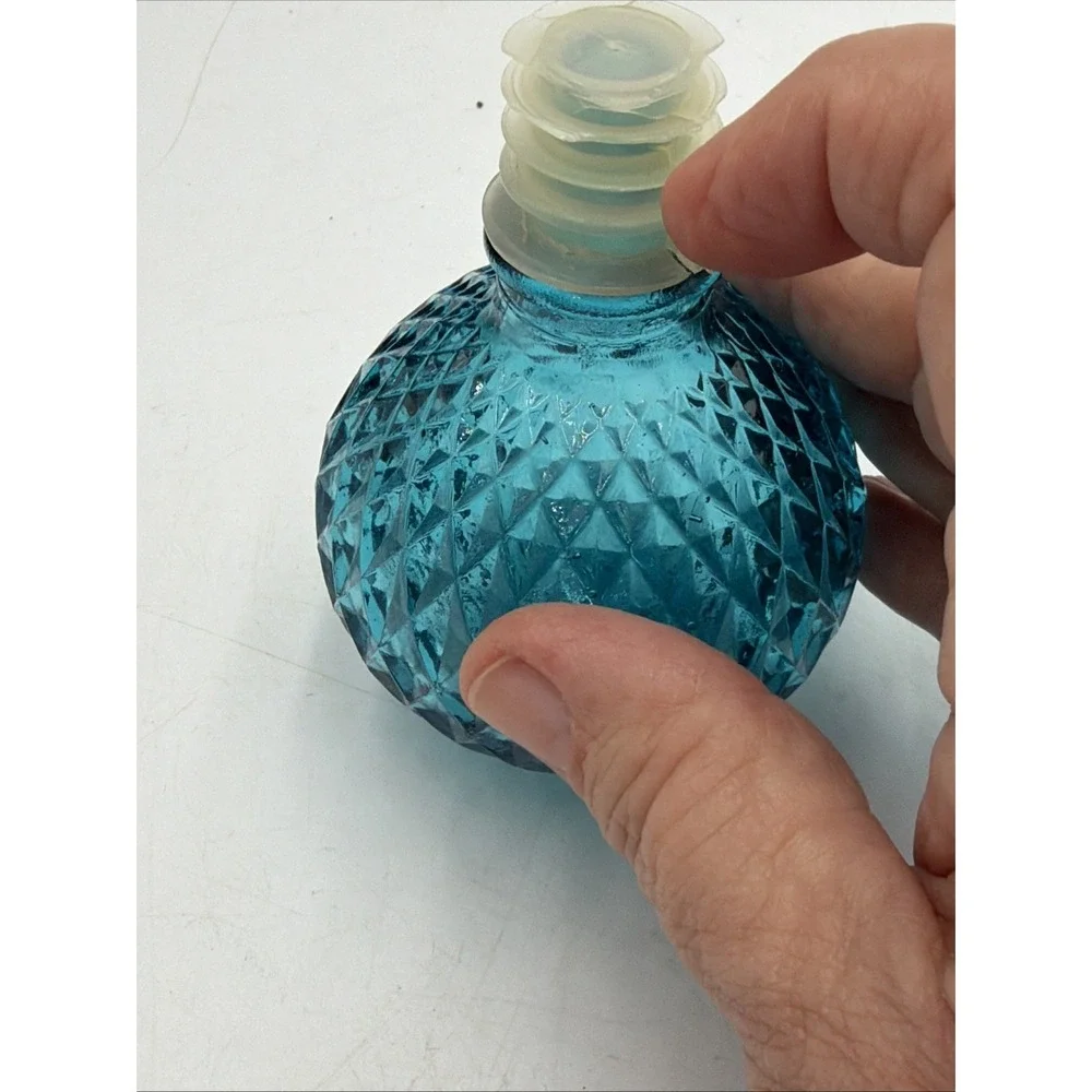 Vintage Blue Glass Genie Bottle Decanter W/Round Glass Stopper Made in Taiwan